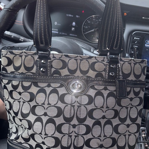Coach Hampton signature tote - Picture 1 of 3